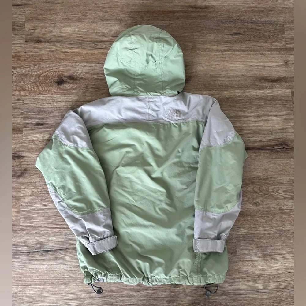 North Face Girls Large L light weight hooded coat. Green & Gray. EUC!! Preloved - Picture 4 of 12